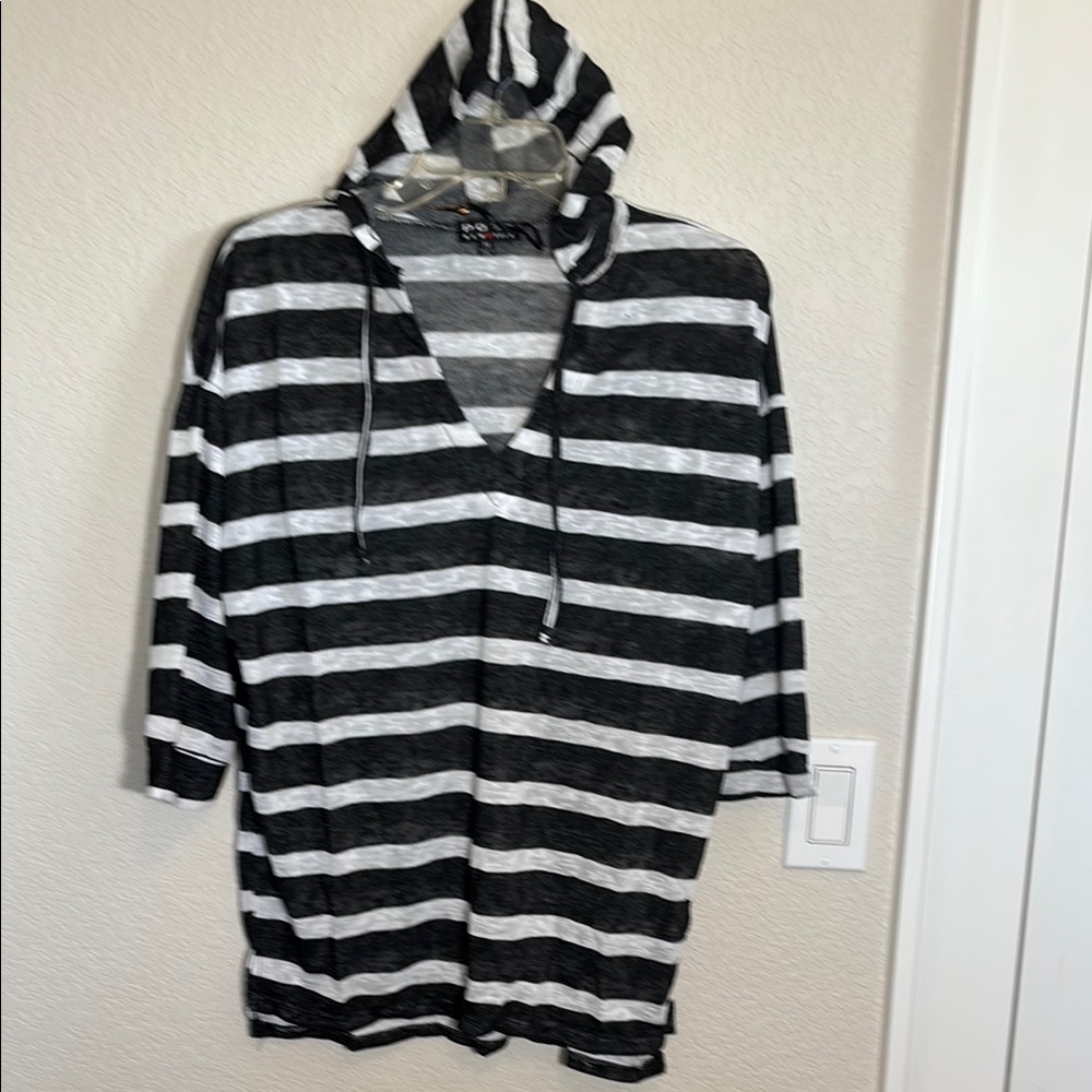 Poof New York Lightweight Women’s  Sweater with‎ Hood